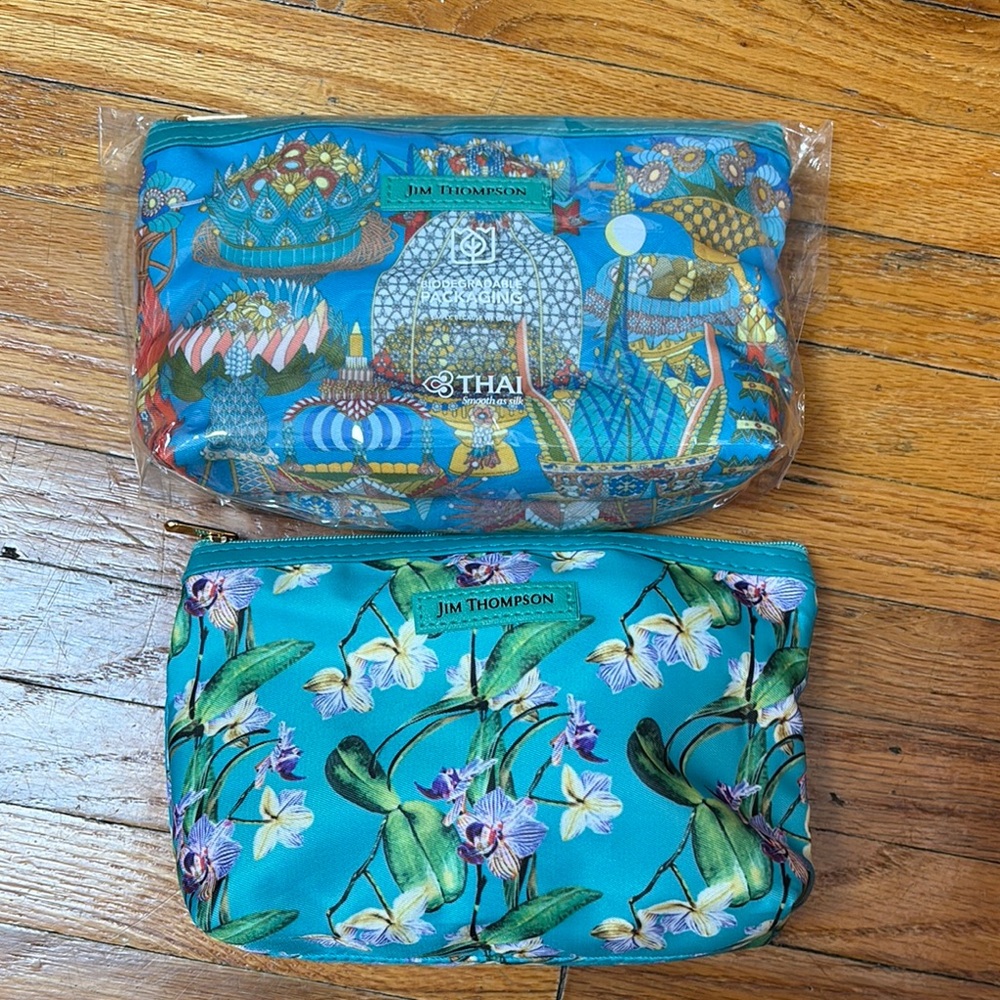Jim Thompson Blue Floral Print Pouches Thai airways business class amenity kit